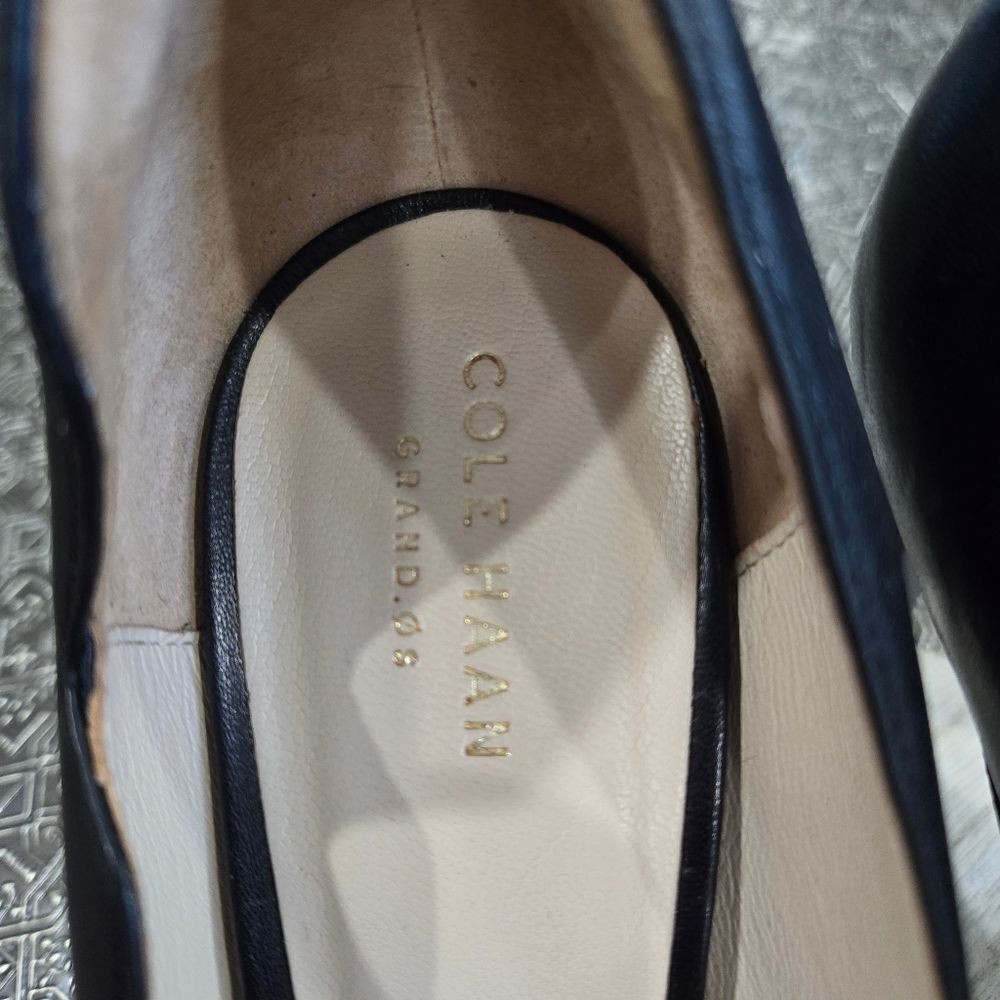 🐢 Cole Haan Antoinette Grand Pump 4" heel size 10.5 Exceptional condtion. - Picture 3 of 17